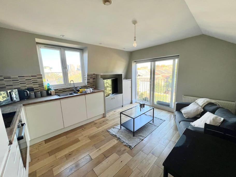 Apartment Lovely Two Bed Flat