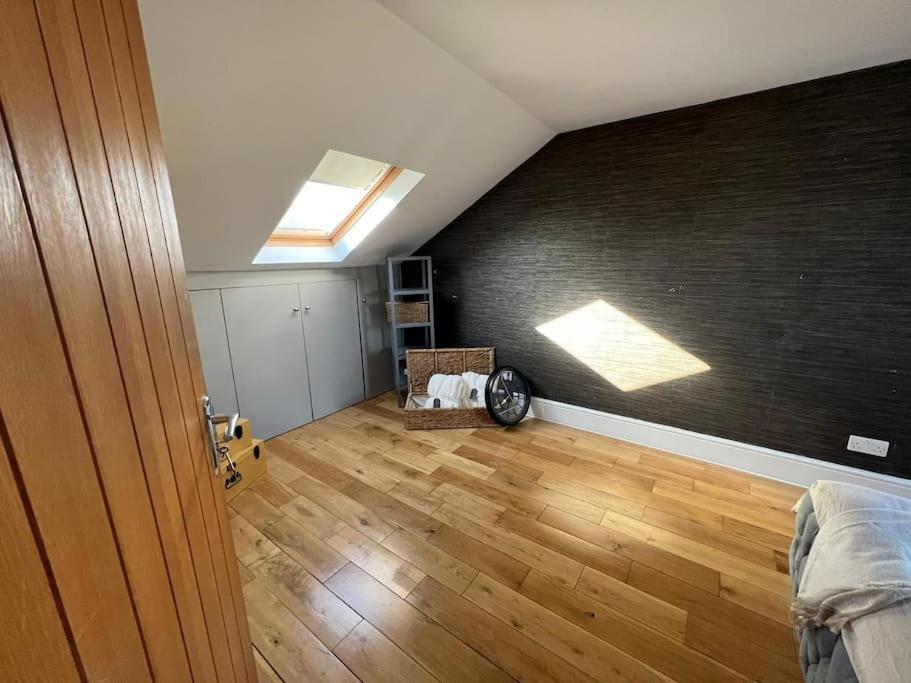 Lovely Two Bed Flat Apartment London