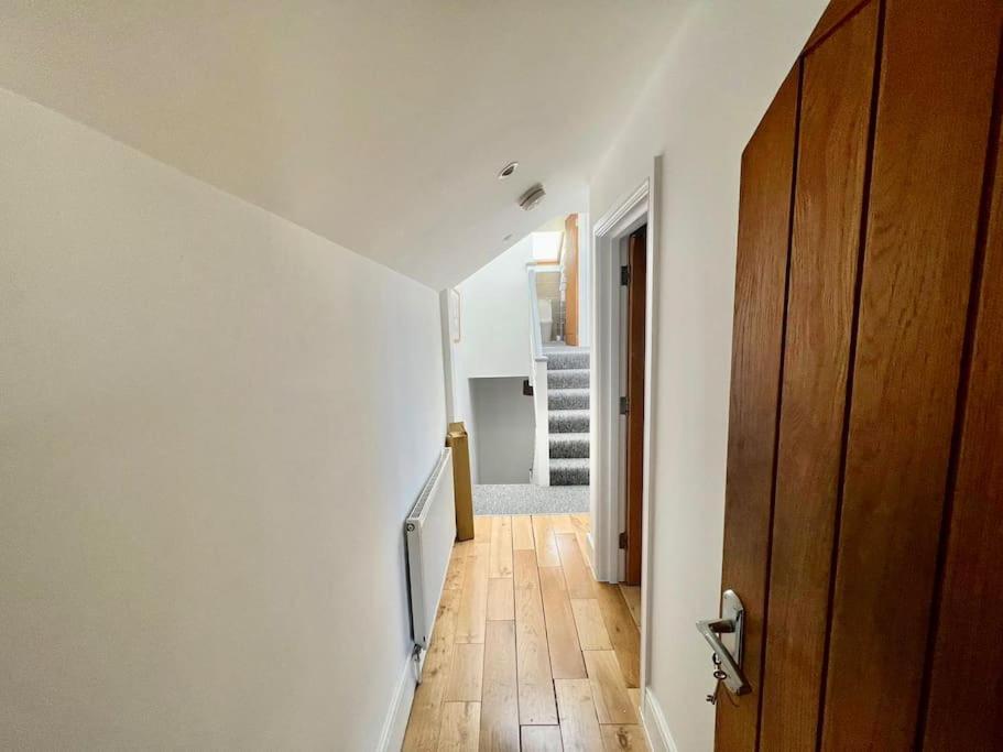 Apartment Lovely Two Bed Flat *