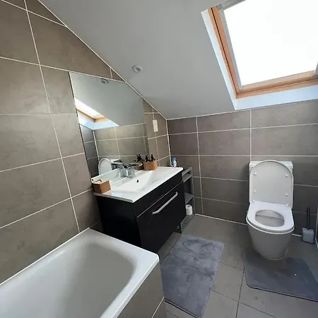 Lovely Two Bed Flat London Exterior photo