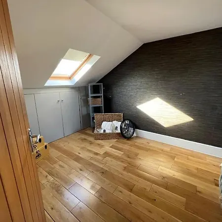 Lovely Two Bed Flat London Exterior photo